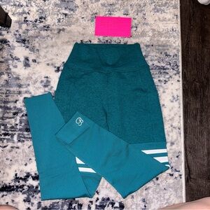 Bundle of 3 leggings